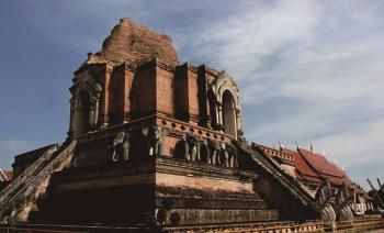 大佛塔寺 Wat Chedi Lunag,วัดเจดีย์มังกร