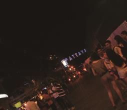 步行街 Walking Street