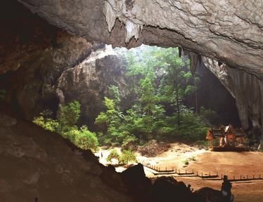 郜穴山洞 Tham Kaeo